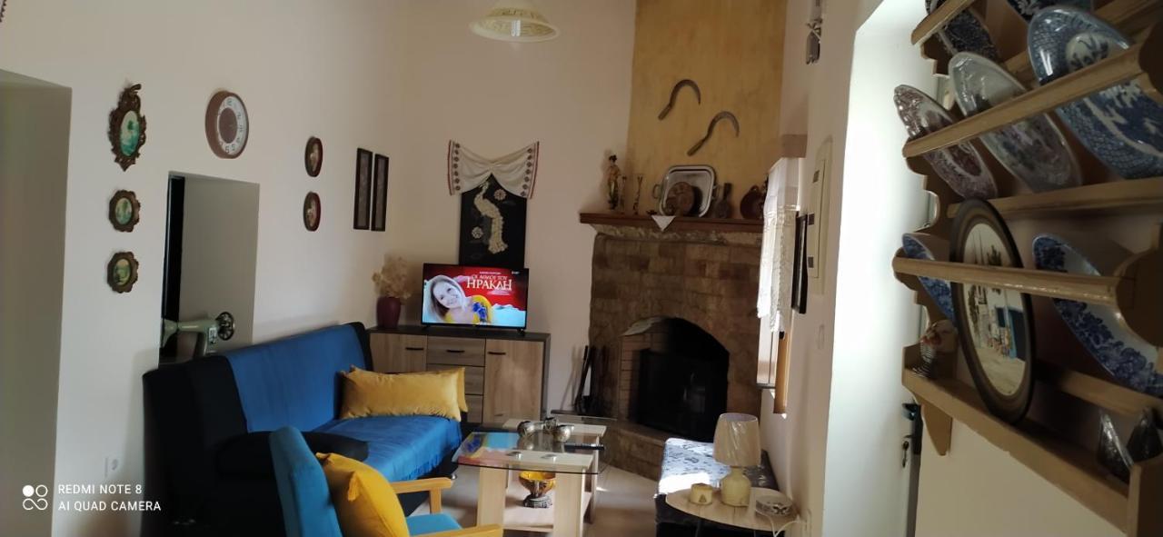 Giotas House Semesterbostad Psinthos