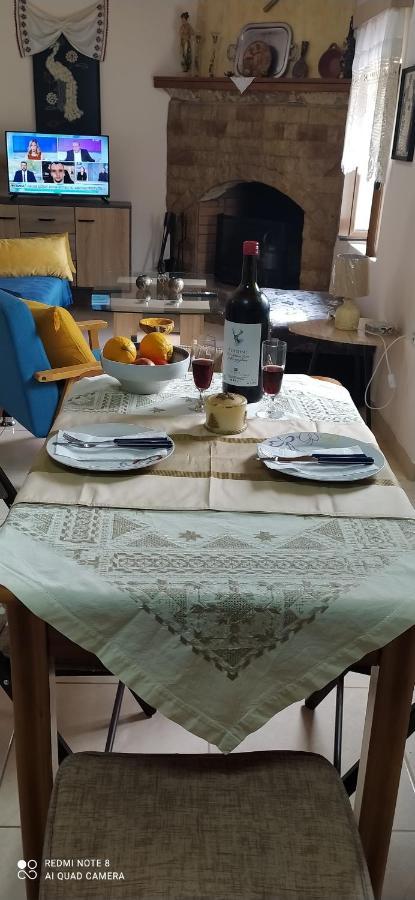 Semesterbostad Giotas House